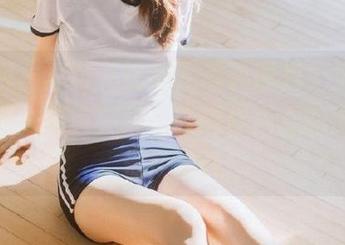 秀人网 – 李可儿比基尼写真图包，海滩风情与迷人笑容交织，唤醒你内心的夏日激情！.txt