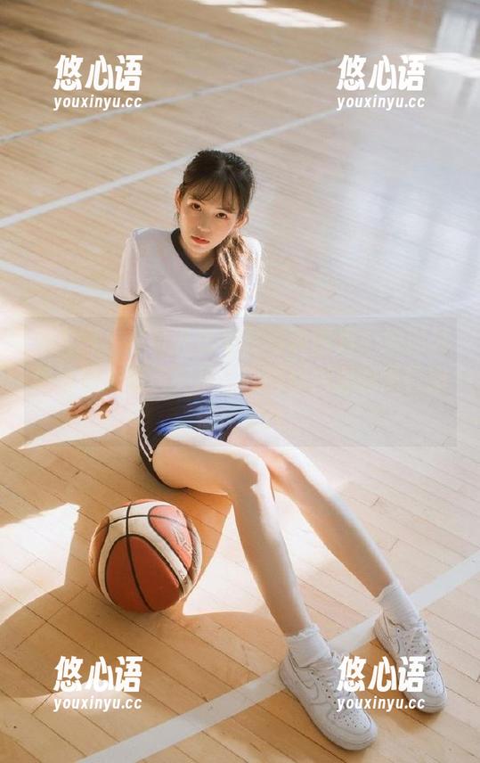 秀人网 - 李可儿比基尼写真图包，海滩风情与迷人笑容交织，唤醒你内心的夏日激情！.txt