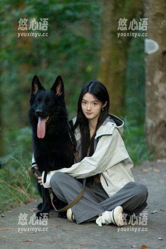 秀人网 - 林乐一白色写真图包：一场视觉盛宴，尽显女性魅力.txt