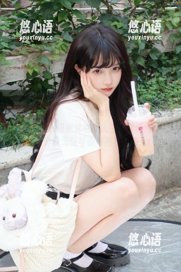 秀人网 - 欧阳妮娜娜双人主题写真：定制拍摄展现无限可能与独特风格.txt