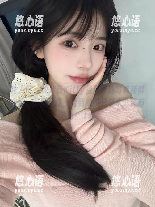秀人网 - 沈佳熹Kitty星辰泳池写真新鲜出炉，美图更新，看到的不只是水，还有活力！.txt