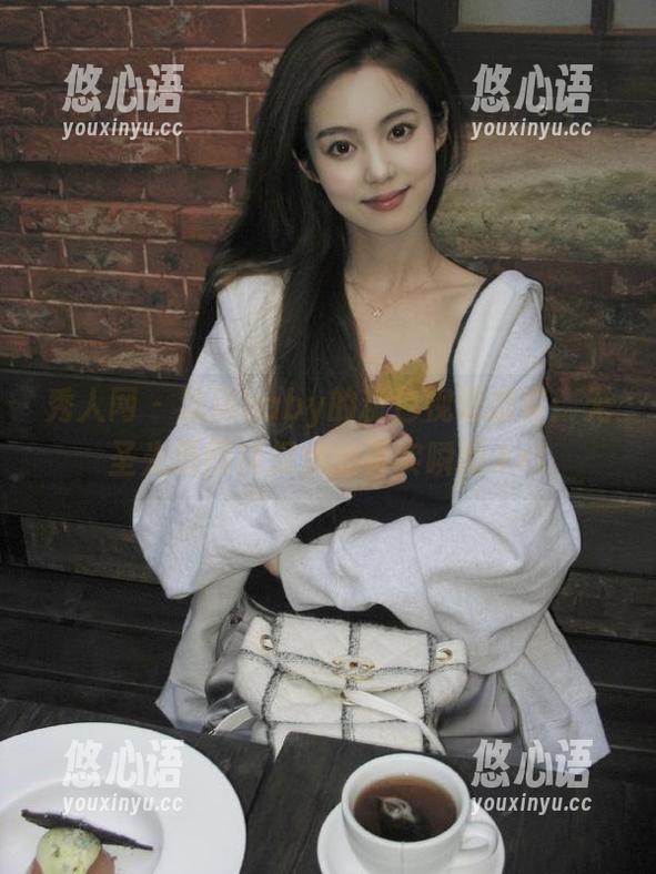 秀人网 - 沐沐baby的粉色视觉盛宴：无圣光原图捕捉她的真实瞬间.txt