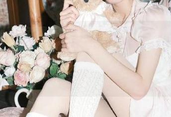 秀人网 – 免费下载私语baby魅力四射的制服写真资源，让你领略不一样的视觉盛宴！.txt