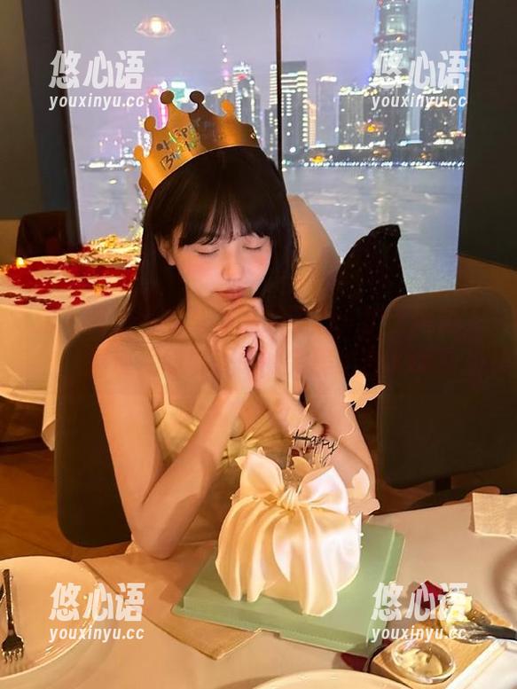 秀人网 - 私房写真中的美七：护士风情，展现性感与爱心的完美结合.txt