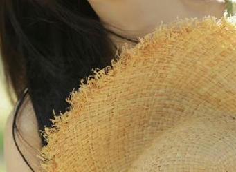 秀人网 – 充满艺术感的感觉，葛征净高184cm的天台无圣光写真图包揭秘.txt