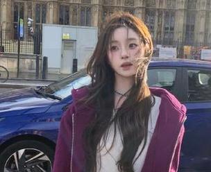 秀人网 – 可爱博主言沫带来黑丝美腿写真集，精彩分享让你眼前一亮哦！.txt