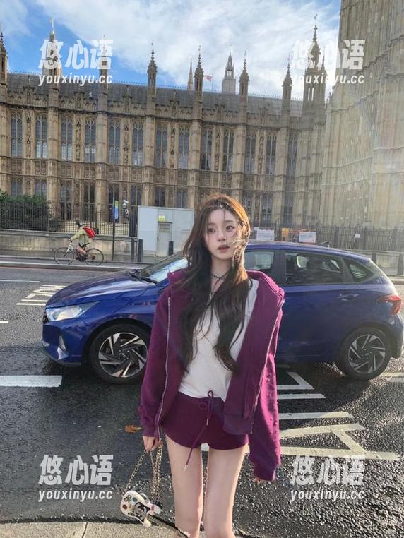 秀人网 - 可爱博主言沫带来黑丝美腿写真集，精彩分享让你眼前一亮哦！.txt