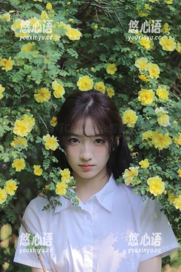 秀人网-黄可Christine 秀人网 - 黄可Christine的办公室写真精选:作品集展示职场风格与优雅!.txt