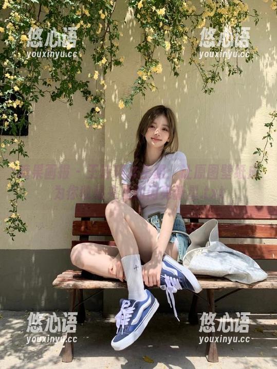 糖果画报 - 王诗琪水手服：让原图壁纸成为你收藏夹里的闪亮新星.txt