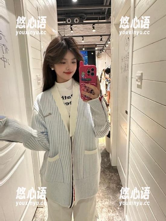 微密圈 - 黑丝魅力尽显，紫色哒豚豚的美图壁纸让你每天都有新灵感！.txt