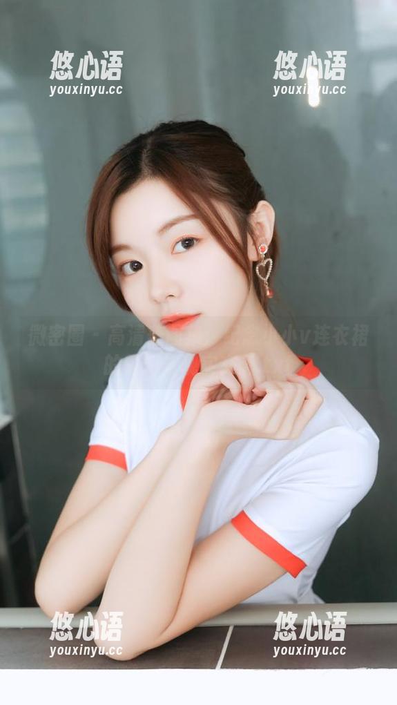 微密圈 - 高清美图集：纪念小小v连衣裙的梦幻与现实交融.txt