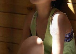 绮梦摄影 – 惊艳夏日风情：月月最新写真照片合集带你领略自然风光.txt