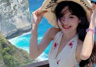 美媛馆 – 许诺sabrina的白裙故事：探索原图图册中的每个细节，感受她的每一份承诺与优雅。.txt