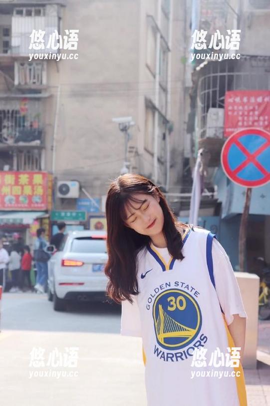 美媛馆 - 让你心动的黄乐然黑色专题，高清壁纸瞬间提升空间颜值！.txt