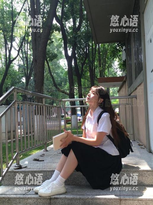 微密圈 - 唯美泳池写真：美邵女Baby在无圣光中展现她的个性魅力与时尚风采.txt