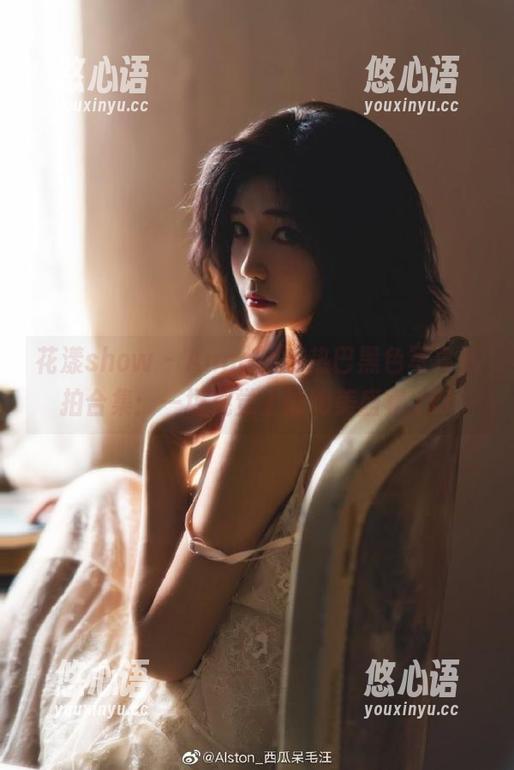 花漾show-Angela小热巴 花漾show - Angela小热巴黑色写真私拍合集:一场视觉上的绝美盛宴.txt