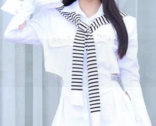 花漾show – 玥儿玥er红裙时尚写真全集：让这些照片一路引领潮流.txt