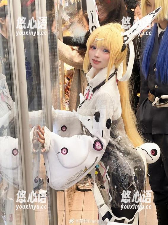 花铃Hana 探秘花铃Hana旗袍福利图包:可畏之美,尽在风华之中.txt