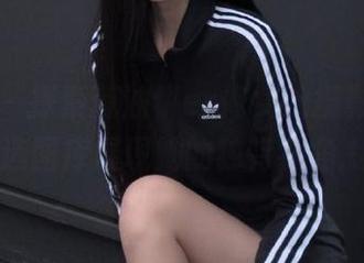 微密圈 – 探索葱油饼er修女的摄影作品，精选图库展现她的独特视角.txt