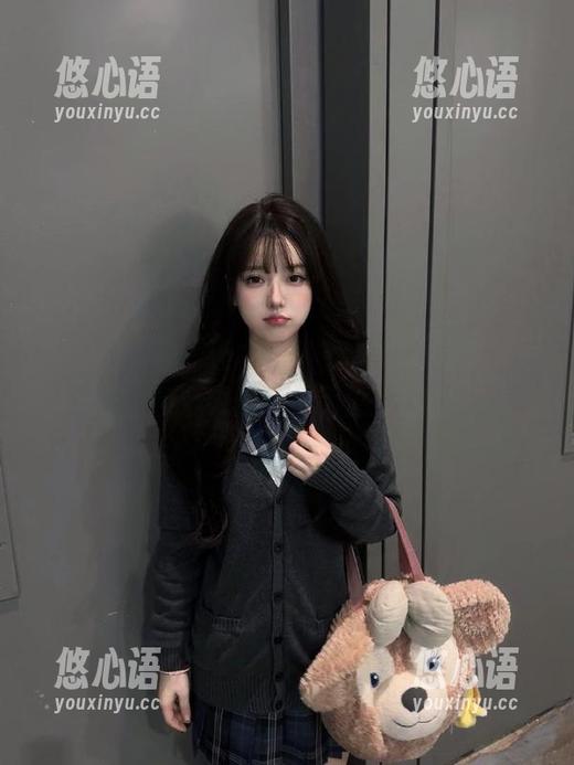 蜜桃社 - 杏子连衣裙写真作品合集，让每一位热爱时尚的你为之倾倒.txt