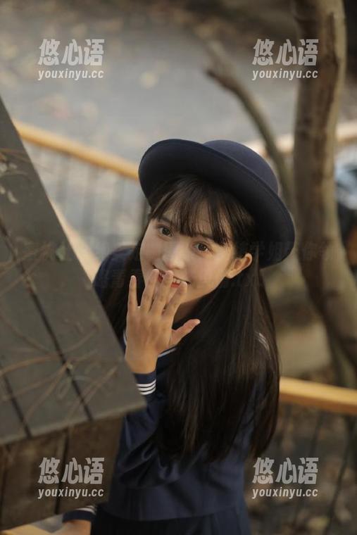 蜜桃社-美绪 蜜桃社 - 绝美定制图集:美绪学姐带你领略青春的多样风情.txt