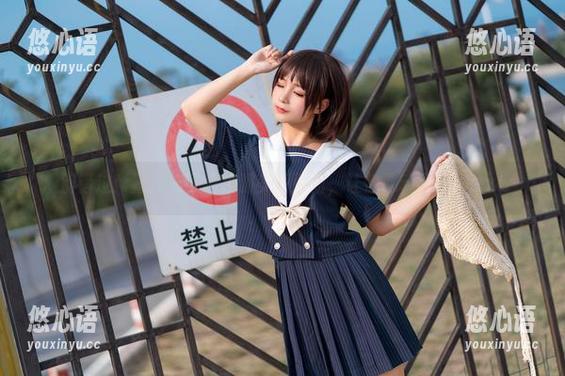 别错过！蠢沫沫可爱校服美图更新，让你心动不已！.txt