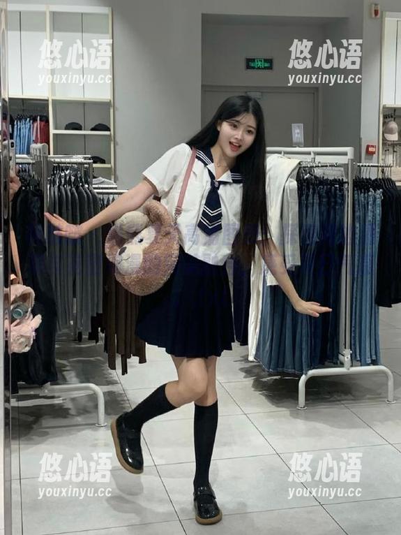 袜啵啵 - 熊熊夏天高清图册：探索海边清凉与花田浪漫的完美融合，感受夏日气息。.txt