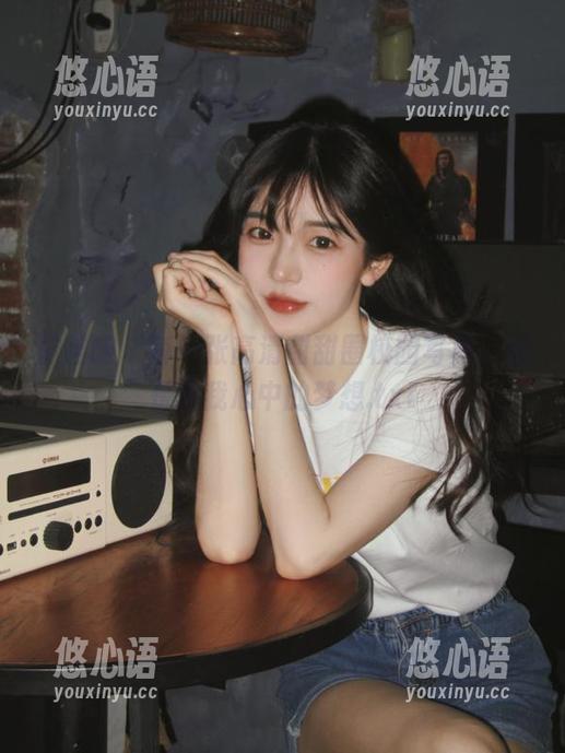 袜啵啵 - 每一张高清甜甜圈校园写真，都是你我心中的梦想.txt