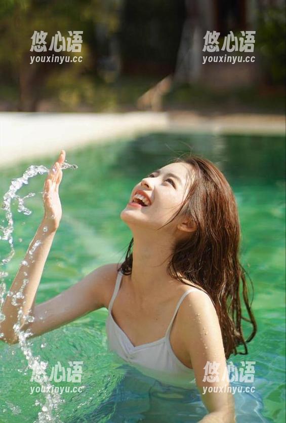 袜啵啵 - 糯米姐姐最新无圣光写真，带你领略作品中的自然与真实.txt