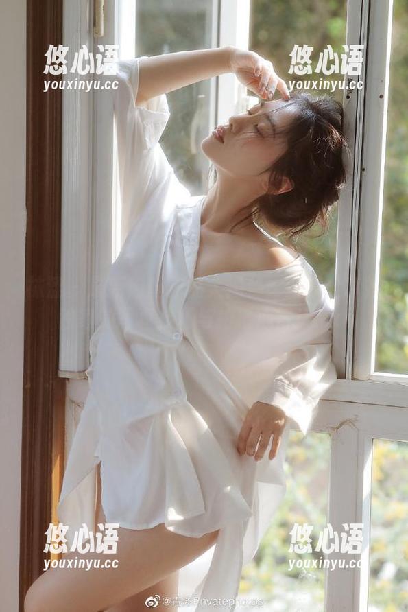 袜涩 - 最新肉丝作品大揭秘！莎莎分享她独家的写真技巧与拍摄心得！.txt