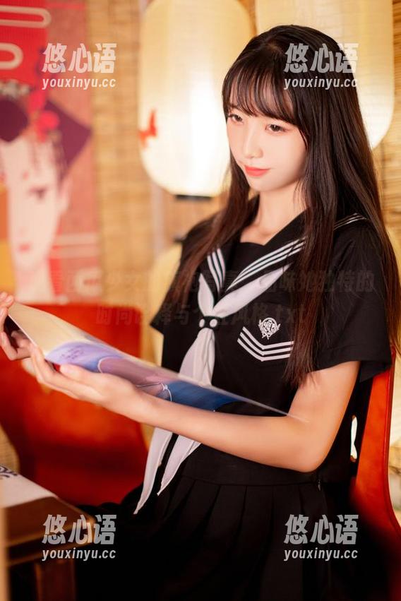 观看西瓜少女的旗袍写真，品味她独特的时尚诠释与个性风格.txt