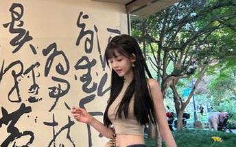 语画界 – 福利满天飞：看奶瓶如何在旗袍写真中展现无限魅力与风情.txt