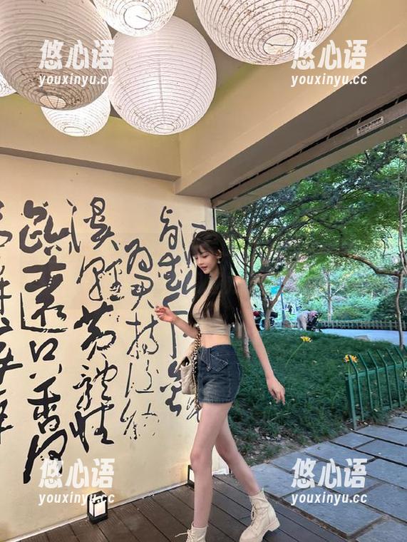 语画界 - 福利满天飞：看奶瓶如何在旗袍写真中展现无限魅力与风情.txt