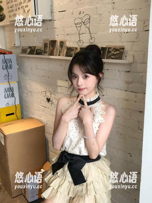 语画界 - 在线听张雨萌讲述她的夏天作品，感受艺术与季节的交融！.txt