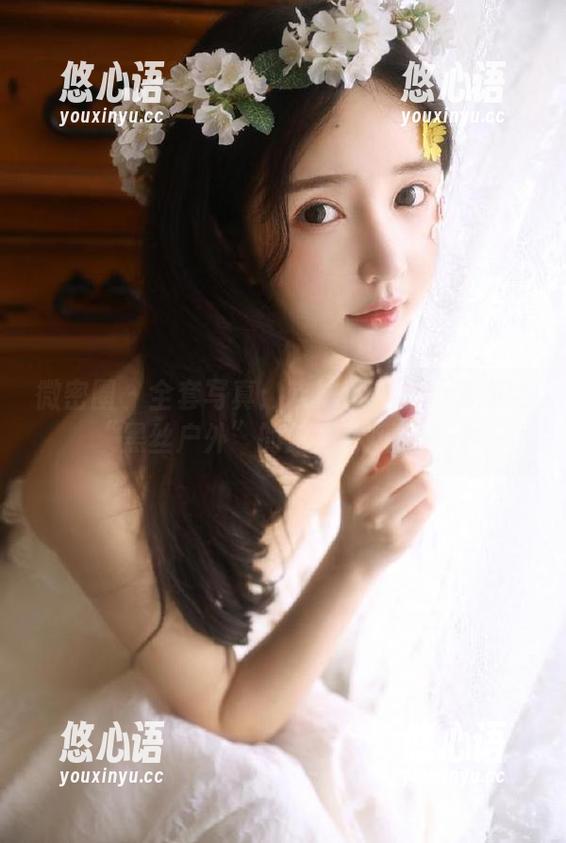 微密圈 - 全套写真：软妹小九九倾情演绎“黑丝户外”的魅力与风情.txt