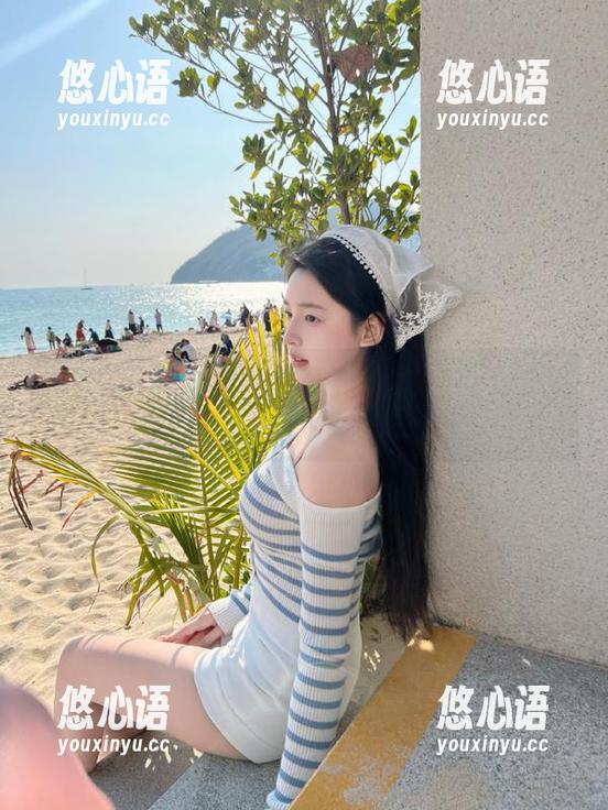 轻兰映画带来全新写真资源：领略水手服黑丝的独特风采.txt