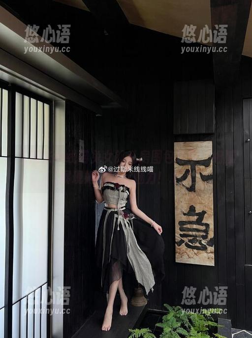 过期米线线喵兔女郎私房图包分享，细腻展现她的独特魅力！.txt