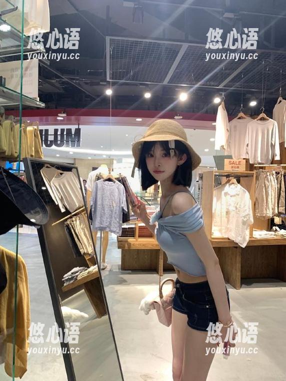 微密圈 - 偷偷的展示，迷人的五姨太最新写真合集带你体味不同魅力！.txt