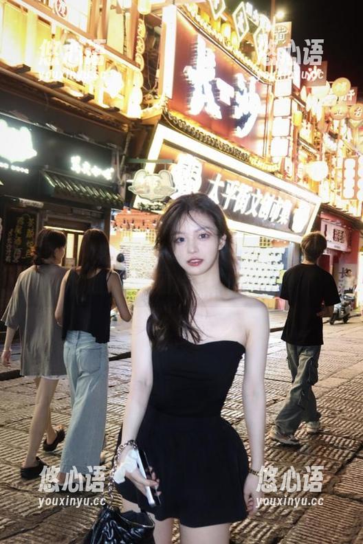 微密圈 - 金希儿写真作品释出，黑丝熟女御姐风魅力图片资源汇总.txt