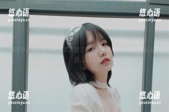阿半今天很开心白裙写真资源在线发布，捕捉她的优雅与动人时刻。.txt