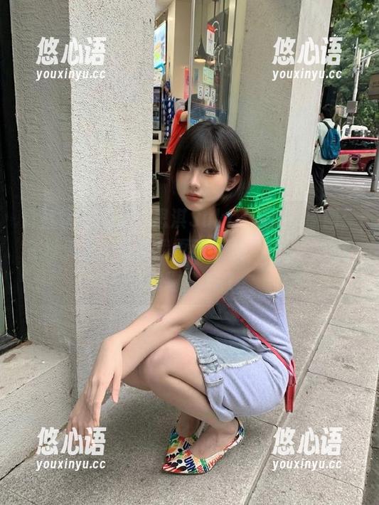 青豆客 - 精选“思淇Sukiii泳装”原图：在沙滩上，或许我更适合当“泳装”的吉祥物！.txt