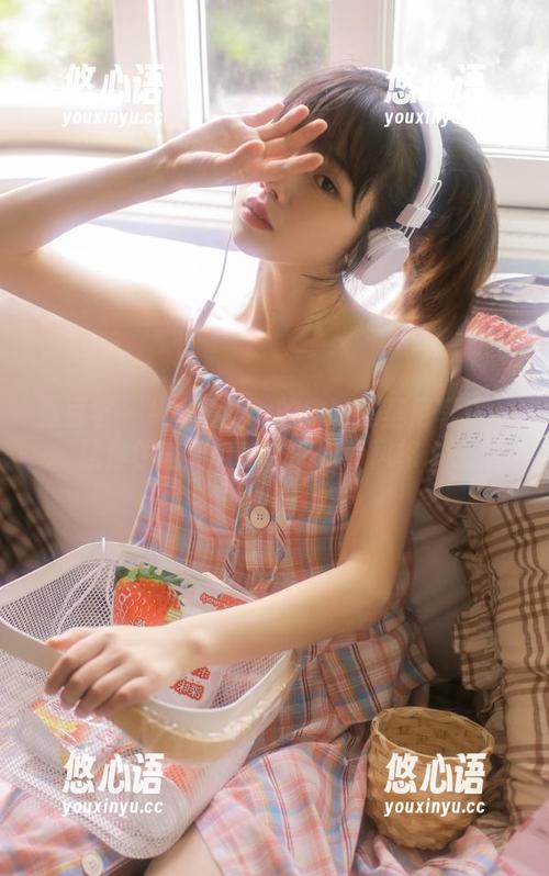 青豆客 - 绮里嘉Ula的定制比基尼写真：让你领略无与伦比的时尚风格.txt