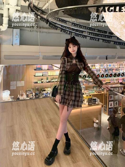 青豆客 - 雪Baby旗袍写真原图，你无法错过的免费视觉享受！.txt