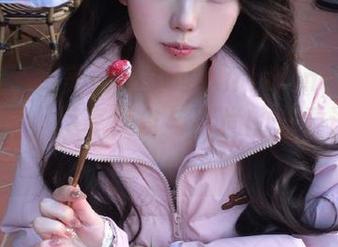 青豆客 – 绝美厨娘黄可christine带来的福利写真，尽享美食与时尚的双重诱惑.txt