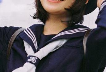 顽味生活 – 一场视觉盛宴：U-HEY小红的白衬衫照片合集，快来下载分享她的独特魅力吧！.txt