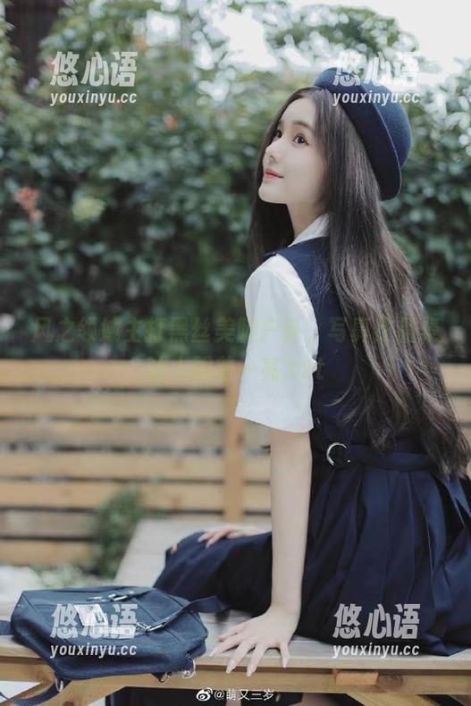 风之领域主打黑丝美腿户外，写真作品集让人眼前一亮.txt
