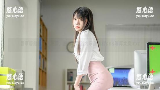 香草喵露露再次更新，激情四溢的火车景素材cos写真大赏.txt
