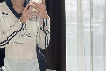 魅妍社 – 程小烦不烦御姐写真美图大赏：时尚与个性的完美融合，令人心醉神迷.txt