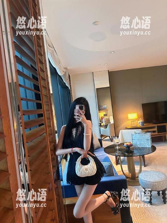 魅妍社 - 带你走进程小烦不烦的圣诞图集，精选迷人视角下的冬日故事.txt