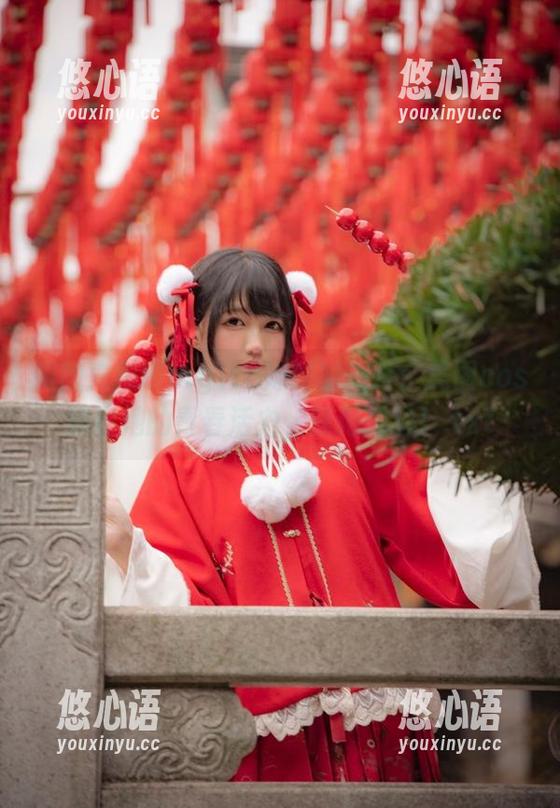 跟随魔物喵nigisa妹妹的脚步：美图cos展现她的青春活力，惊艳揭晓！.txt